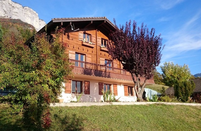 Chalet on the edge of the forest between Annecy and La Clusaz