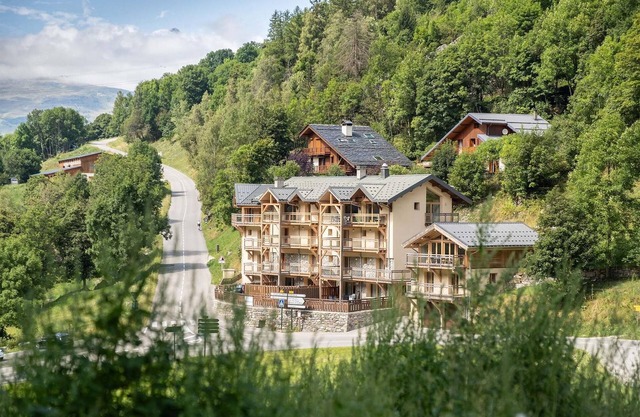 Chalet over 2 floors with mountain views