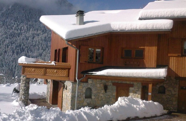 Chalet sleeps 8