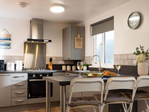 Chalet Wheal Tor by Interhome