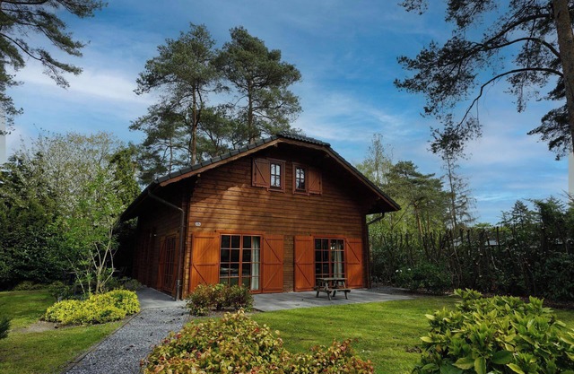 Chalet with 6 bedrooms and 2 parking spaces