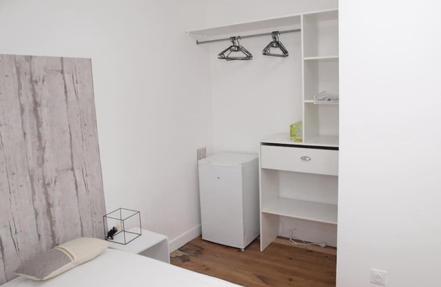 Chambre au 2e étage côté rue