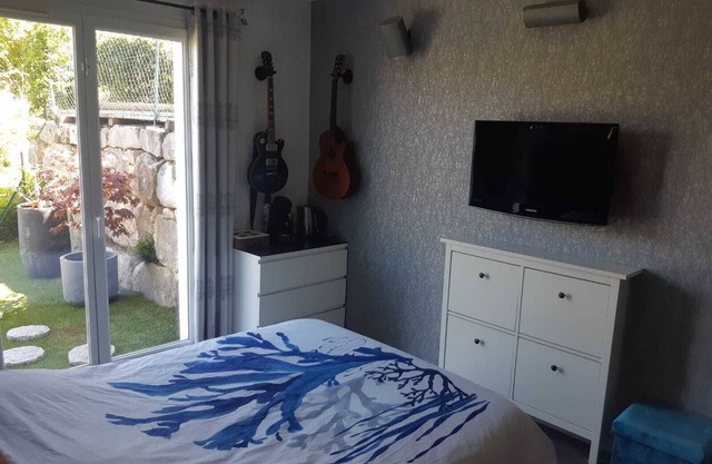 Chambre Avec Accès à une Piscine Intérieure Dans un Écrin de Verdure