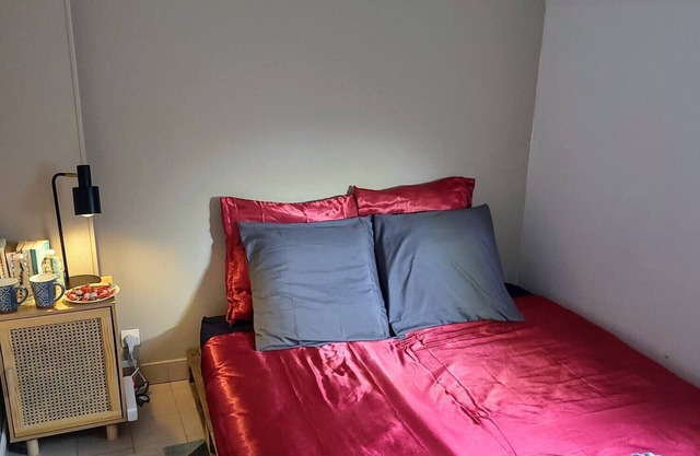 Chambre D'hôte Calme et Cosy, à 3min de la Gare, Avec un Grand lit de 160cm