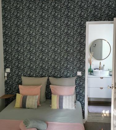 Chambre dans une dépendance La Rosette