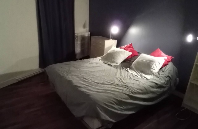 Chambre hôte in Fontenay/bois near Paris and Bois Vincennes RER A & metro 15 min away