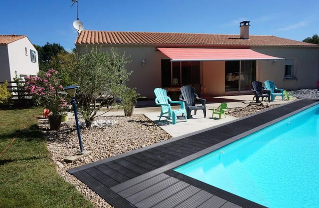 Chambres D'hôtes, 5 min des Plages de Royan, Parc, Piscine Chauffée !