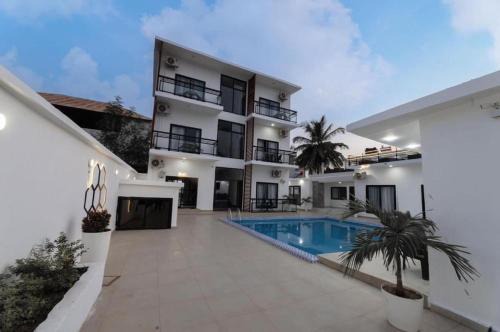 Chamis Suites