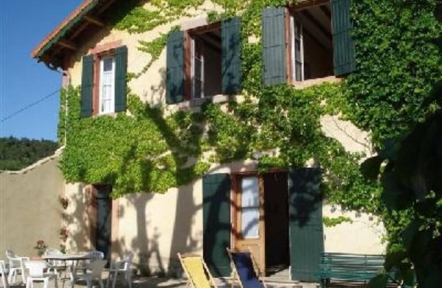 Character house surrounded by vineyards 6 pers