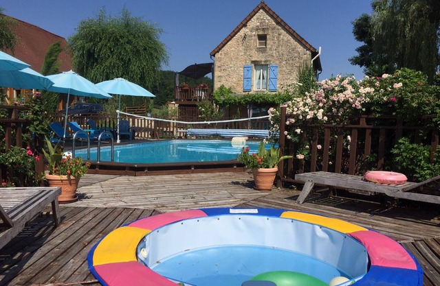 Characterful barn conversion with pool and peaceful countryside location