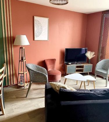 CHARMANT APPARTEMENT AVEC GRANDE CAPACITÉ D’ACCUEIL