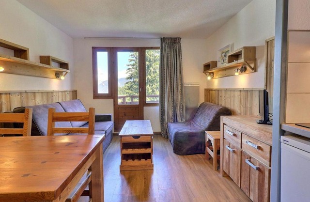 Charmant 2 pièces pour 4 pers. avec balcon, skis aux pieds, centre La Tania, près des remontées mécaniques. - FR-1-182A-31