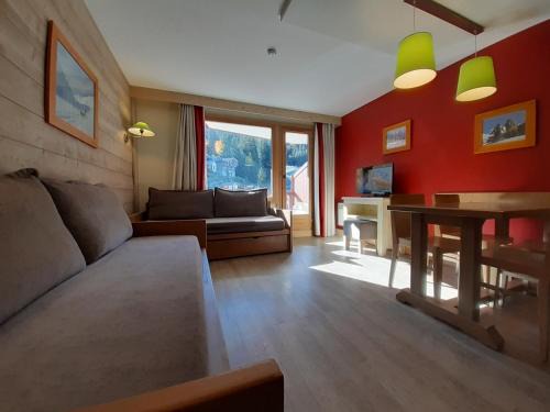 Charmant 2P au centre, balcon Sud, parking, animaux admis - FR-1-513-82