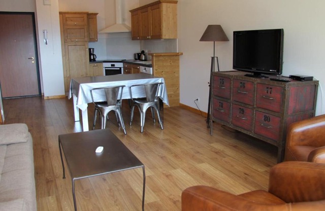 Charmant appartement au centre du village, proche des stations de ski - 4 personnes - FR-1-459-163