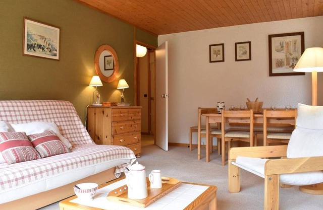 Charmant appartement proche pistes avec balcon et parking – Méribel - FR-1-180-358