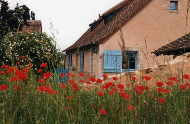 Charmante maison paysanne rénovée avec grand terrain, proche de la rivière et du village médiéval - FR-1-410-162