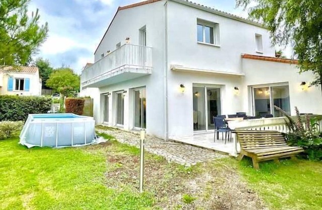 Charmante Villa Pour 10 Personnes