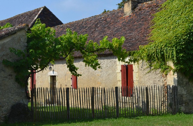 Charming périgourdine, PRIVATIVE swimming pool, dog ok, Domaine de Lavernelle 200 hec.