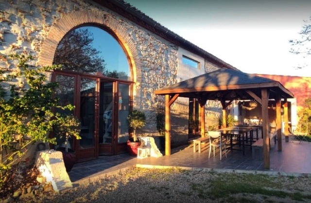 Charming gite for 06 to 15 people with private pool