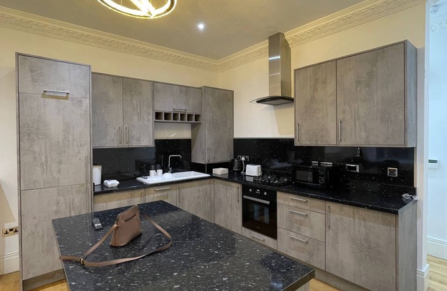 Charming 1-bed Apartment in Wolverhampton