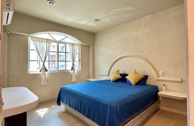 Charming 1-bedroom apartment with WiFi, AC in fabulous Puerto Escondido
