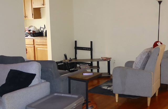 Charming 1-bedroom apartment in delightful Cincinnati with AC