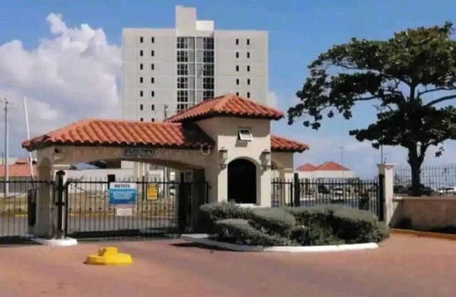 Charming 1-bedroom apartment in wonderful Portmore with AC, WiFi