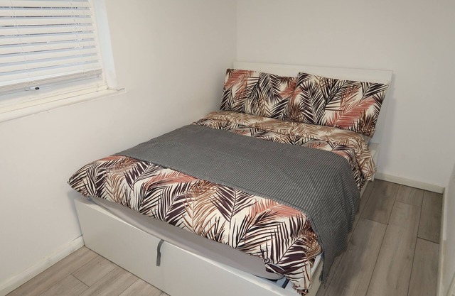 Charming 1-bedroom apartment in wonderful London with WiFi and free parking