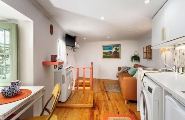Charming 1-bedroom cottage in adorable Lisbon center with AC - Casa Aurora