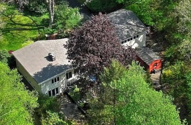 Charming 1-Bedroom duplex apartment in Monroe