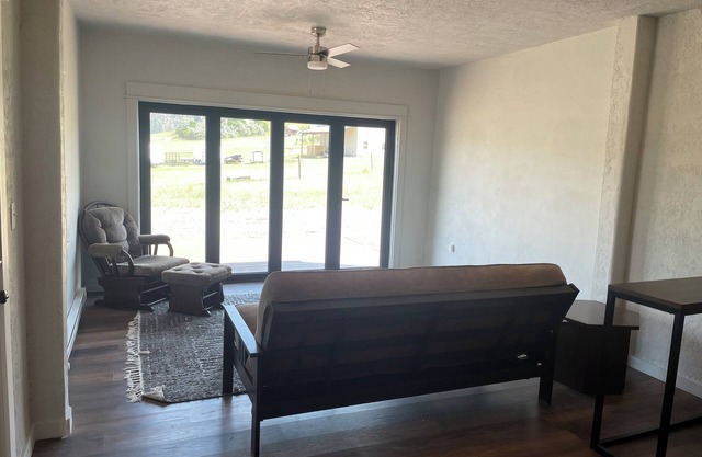 Charming 1-bedroom house near Missouri River with AC, WiFi