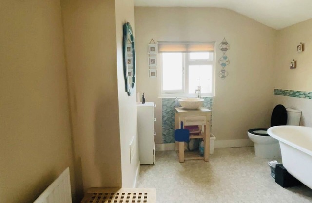 Charming 1-bedroom house in fabulous London with WiFi