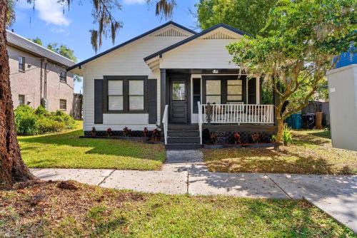 Charming 1br Near Downtown Pets Convenience