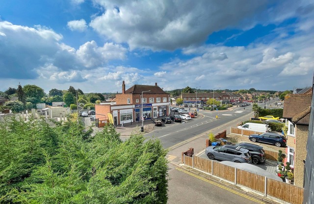 Charming 2-bed Apartment in Windsor - Free Parking
