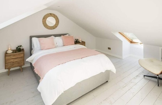 Charming 2 Bed Cottage with Romantic Loft