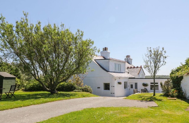Charming 2 Bed House near Rhoscolyn,DISCOUNTS FOR