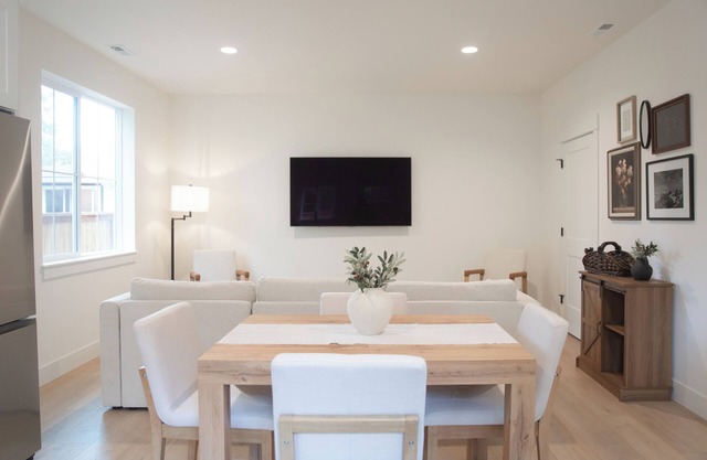 Charming 2-bedroom apartment in fabulous Portland with WiFi