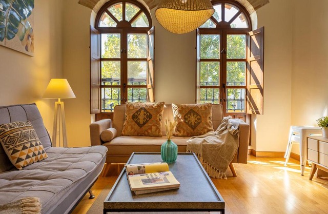 Charming 2 Bedroom Apartment at Sevilla City Center By OCityzen