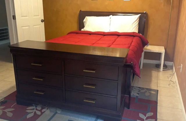 Charming 2-bedroom basement suite-15 min from Lakepoint Sports private entrance