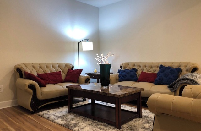 Charming 2-bedroom basement Apartment with AC and WiFi in terrific Aurora