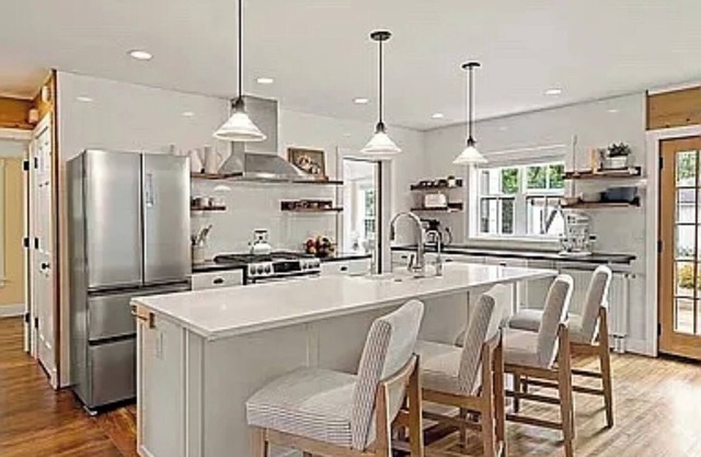 Charming 2-bedroom cottage with AC and WiFi in Shorewood