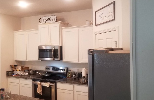 Charming 2-bedroom house,AC, WiFi in tranquil Vero Beach, access to kitchen!