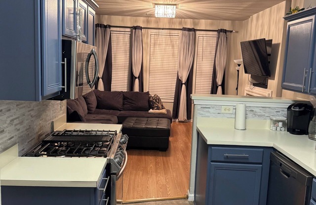 Charming 2-bedroom house with WiFi, AC near UNCC