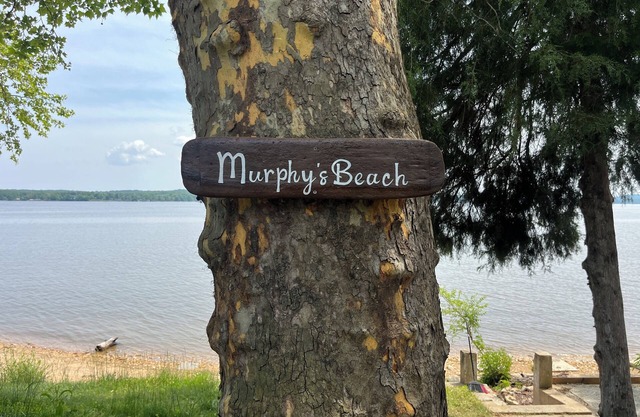 Charming 2-bedroom cottage at Murphy's Beach in lovely Charlestown Maryland