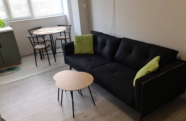 Charming 2-bedroom ZAPAD1 apartment with AC, WiFi in delightful Kazanlak