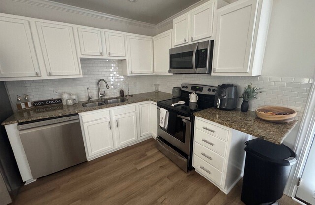 Charming 3-bedroom house with WiFi, AC in Fredericksburg