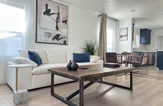 Charming 3-bedroom house with AC and WiFi near Redondo & Manhattan Beach