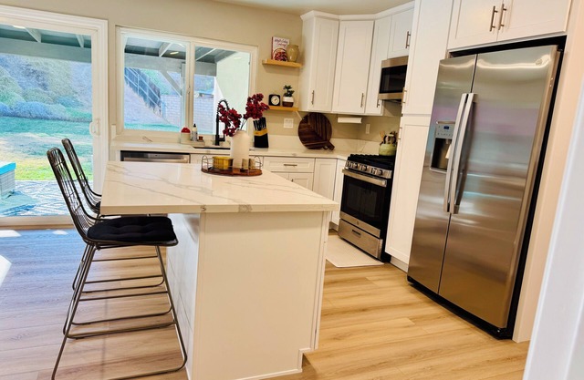 Charming 3-bedroom house with WiFi and AC in Santa Clarita