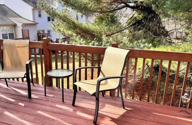 Charming 3-bedroom townhome with WiFi and AC in Winston-Salem