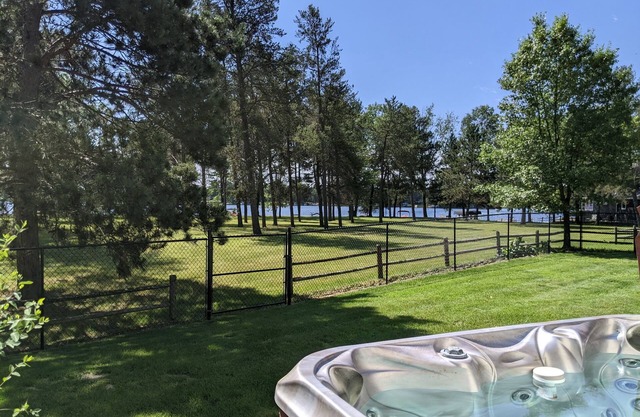 Charming 3-bedroom at Lake Camelot